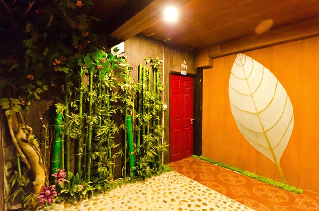 Eight Plus Hotel Bangkok Exterior foto